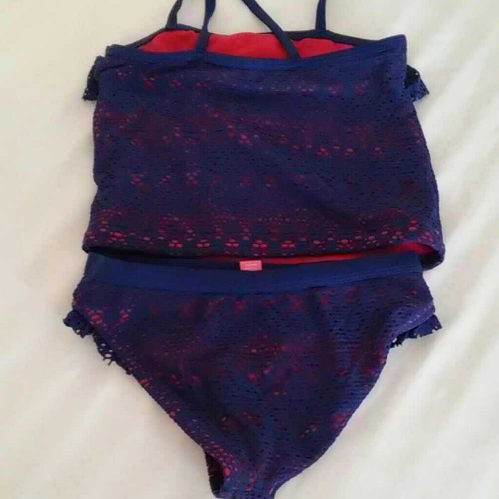 Swimsuit - Picture 4 of 6
